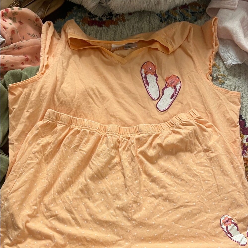 Charming Peach Pajama Set with Flip-Flop Motif